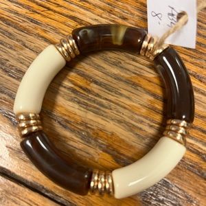 Black acrylic bracelet NWT